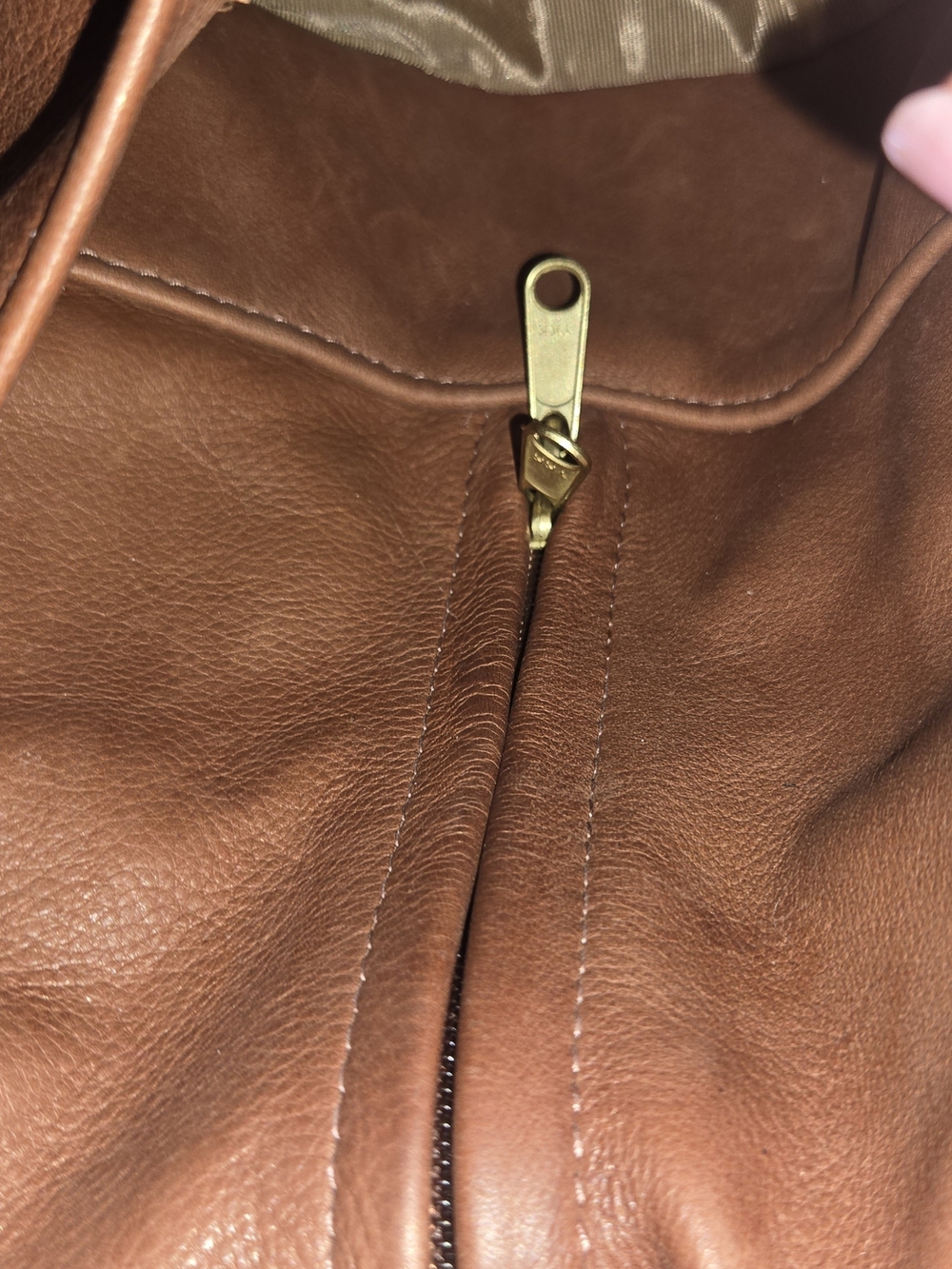 Victoria Leather Classic Shoulder Bag - Brown - Picture 3 of 16